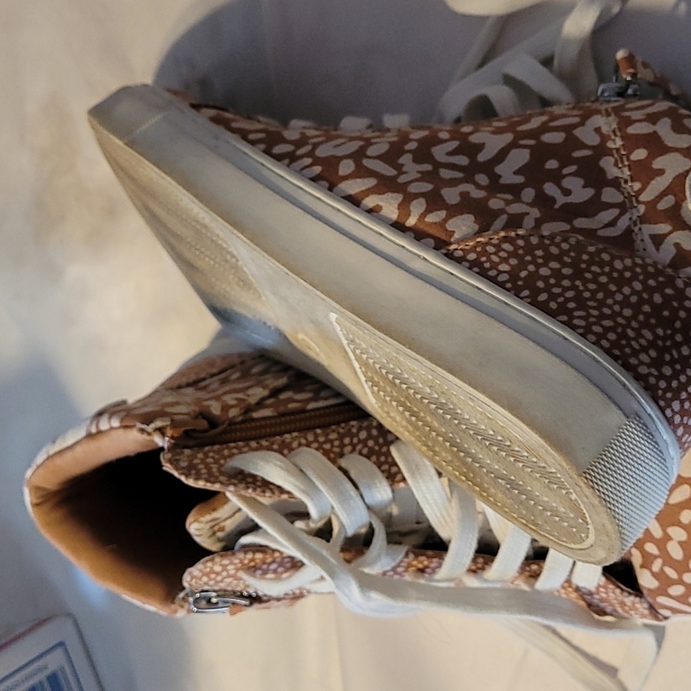 Universal Thread Women's Sneakers - image 6